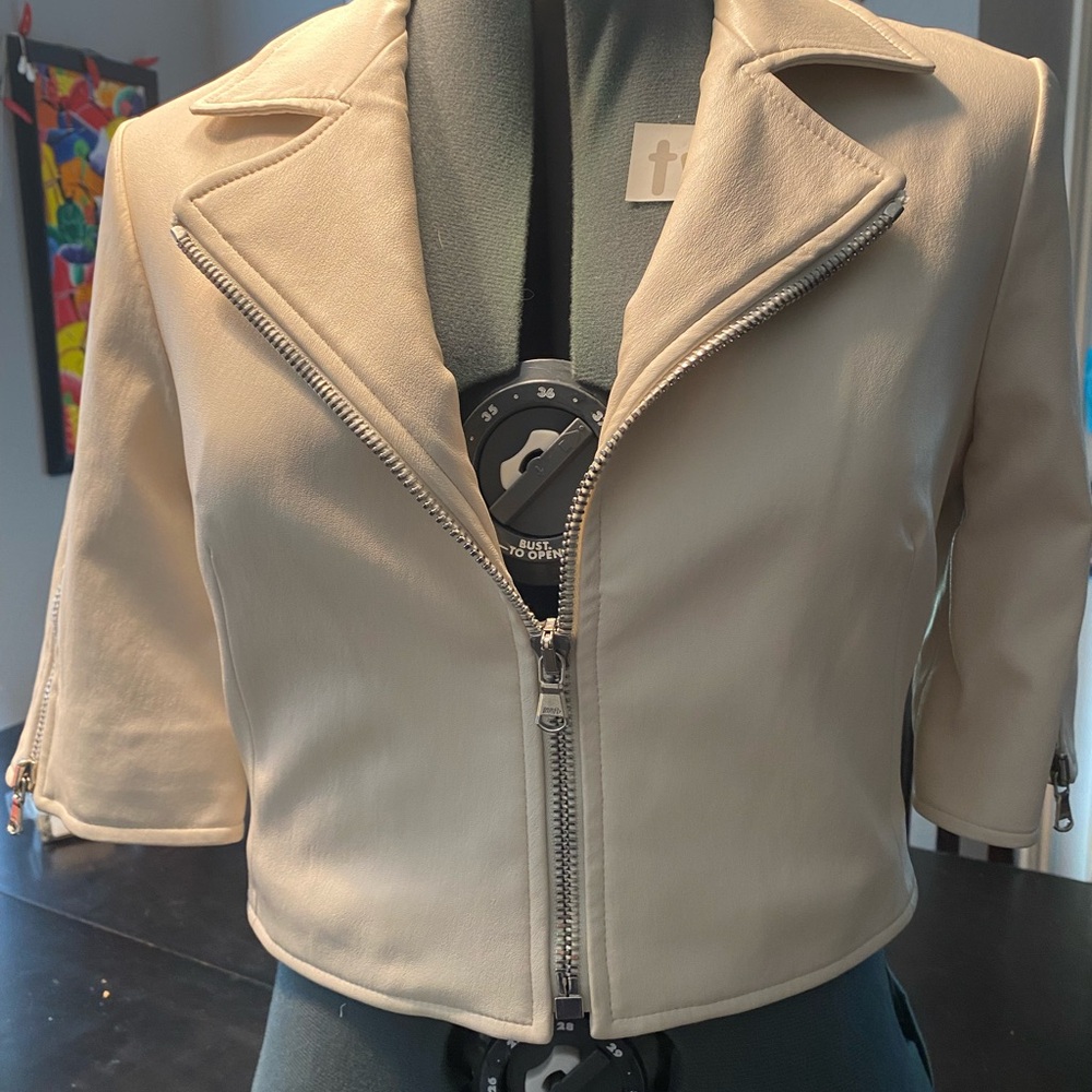 Women’s Ivory Moto Cropped Jacket - Size 8; Susan Bender New York
